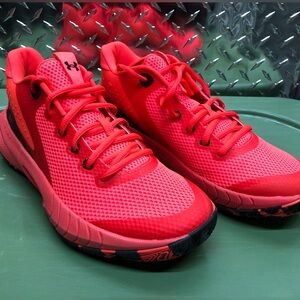 Under Armour HOVR Breakthru Size 8.5